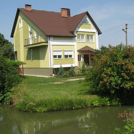 Hostel Geo Gomel Bagian luar foto