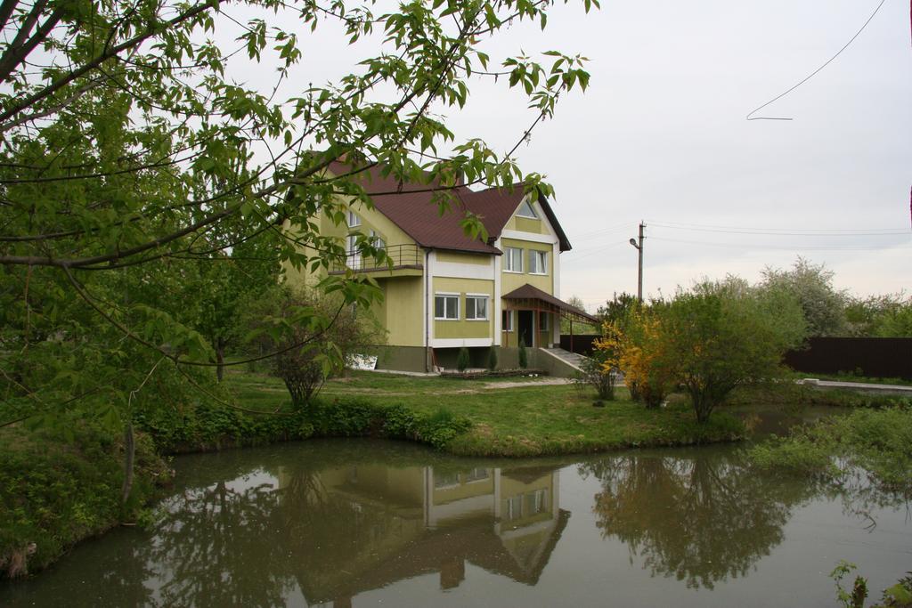 Hostel Geo Gomel Bagian luar foto
