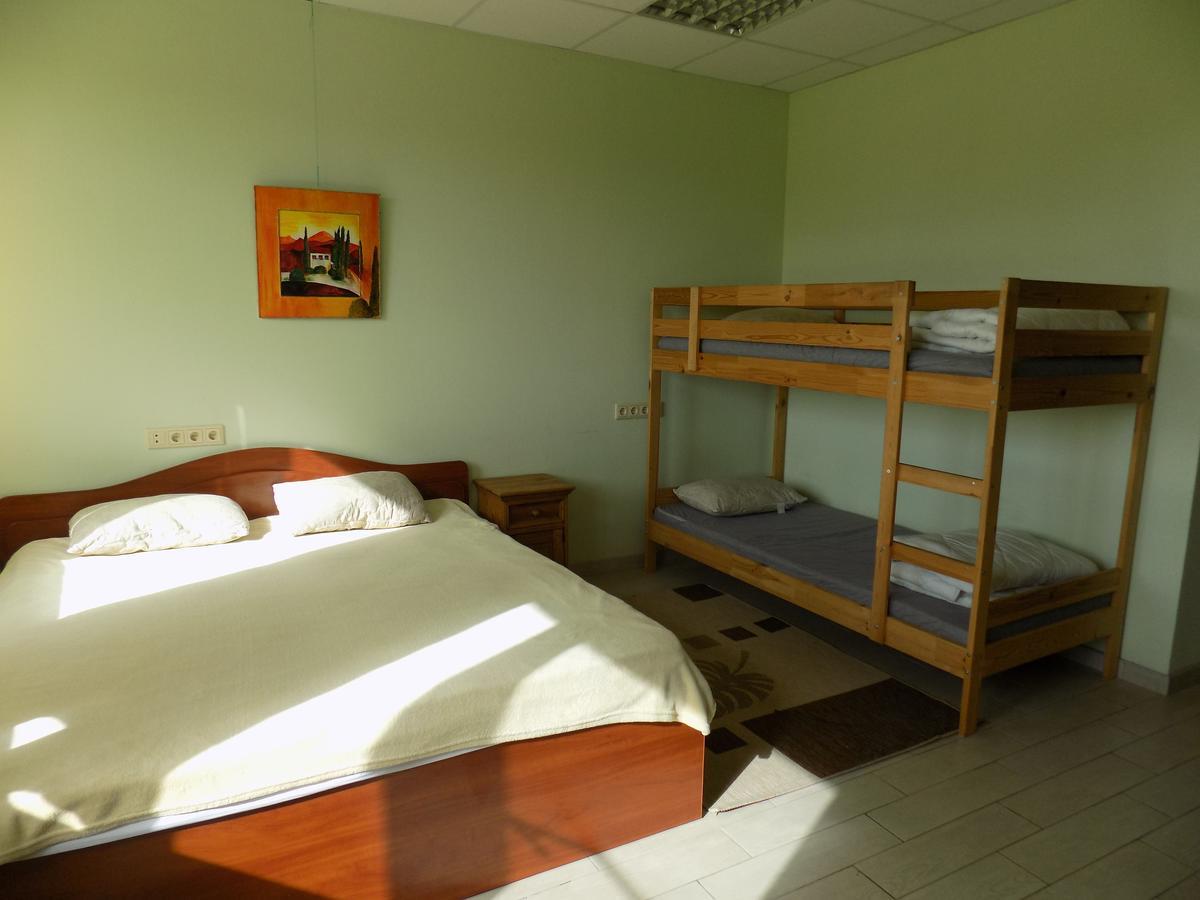Hostel Geo Gomel Bagian luar foto