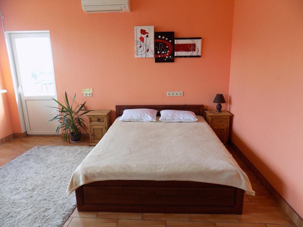 Hostel Geo Gomel Bagian luar foto
