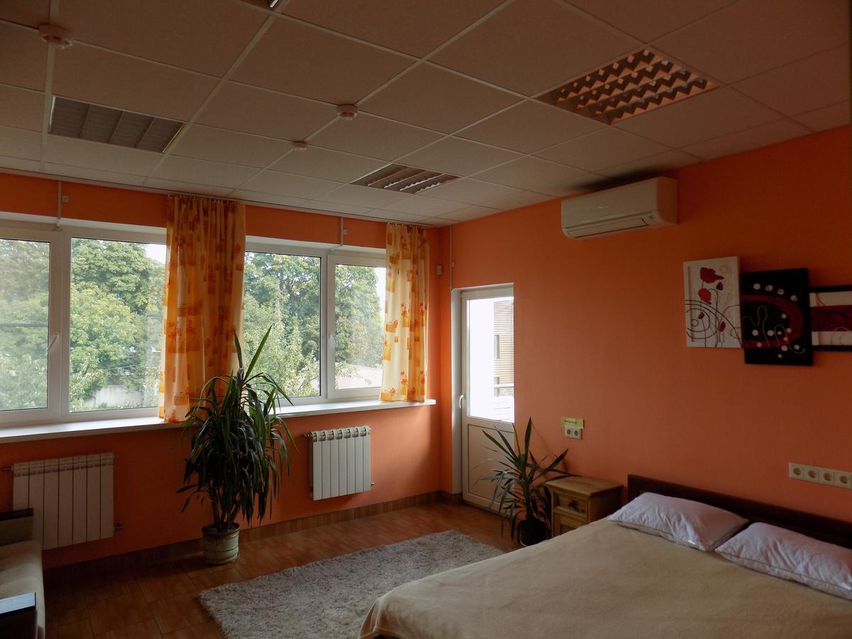 Hostel Geo Gomel Bagian luar foto
