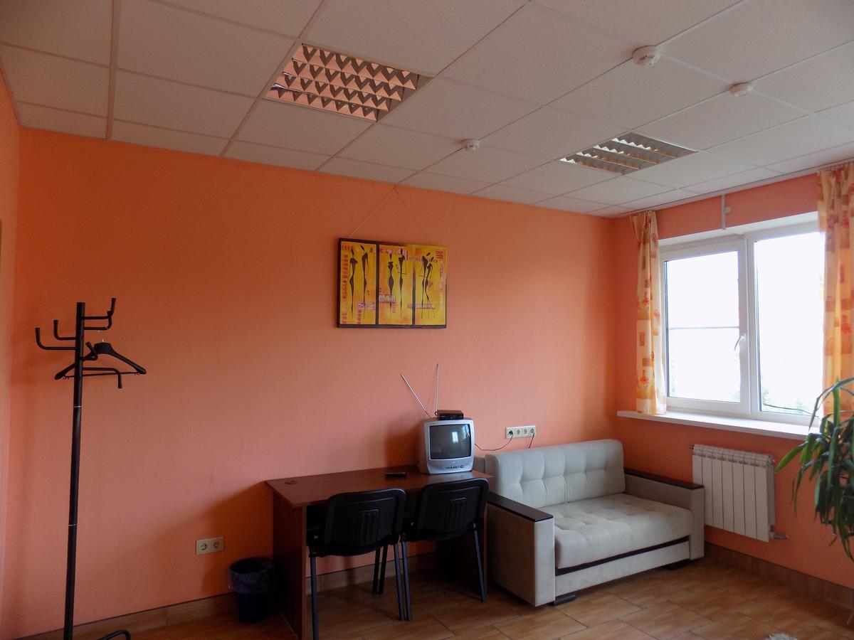 Hostel Geo Gomel Bagian luar foto
